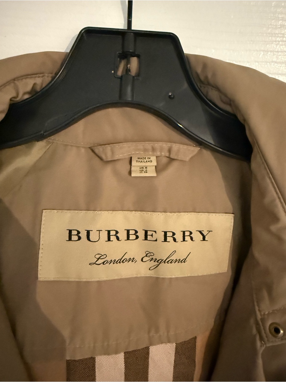 Burberry Amberford Hooded Trench Coat with Belt - Picture 7 of 11